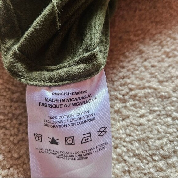 The Nike Tee by Nike with swoosh mens Medium olive green multicolored swoosh - Picture 4 of 10